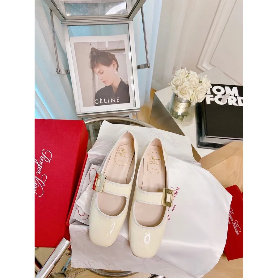 Koleksi Musim Semi/musim Panas 2022 Kulit Paten Roger Vivier Tres Vivier Baby Ballet Flats, Telanjang