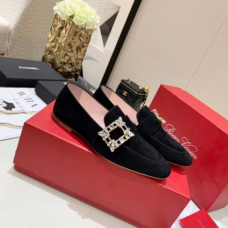 Roger Vivier Mini Broche Driver Loafers Mokka/vasikanahka Syksy/talvi 2021 Kokoelma, Musta