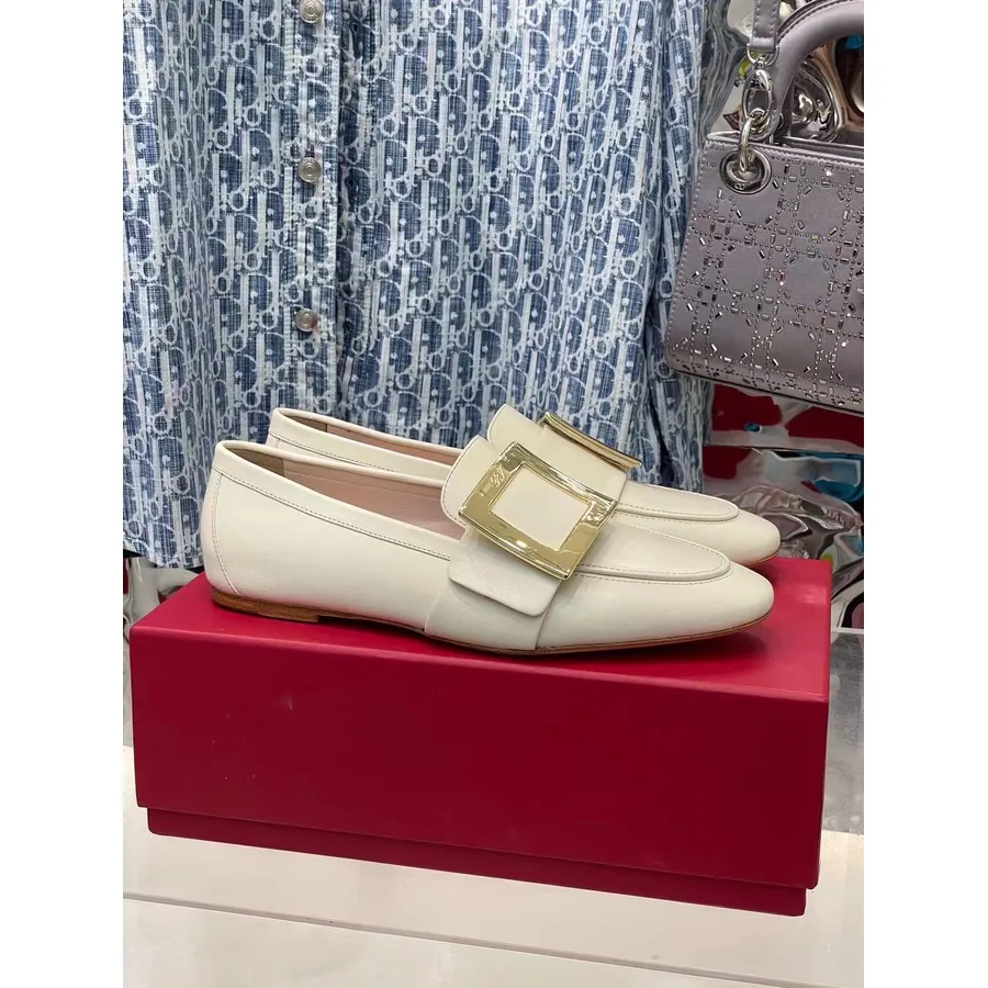 Roger Vivier Buckle Ballet Flat от телешка кожа, колекция есен/зима 2021, бяло