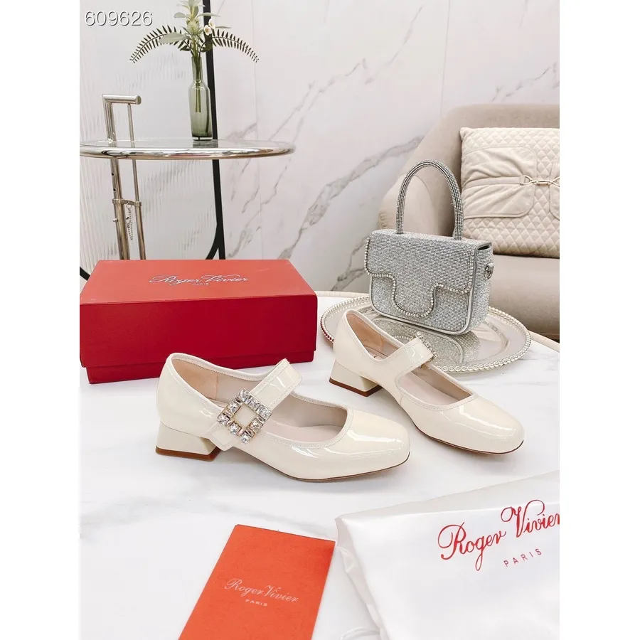 Roger Vivier Babyer Mary Jane Flats Patent Læder Efterår/vinter 2021 Kollektion, Hvid