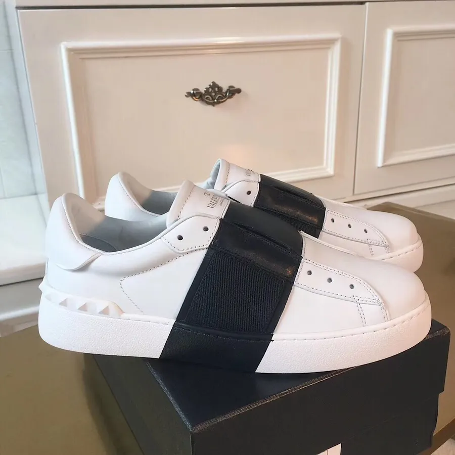 Valentino Slide Aperta In Pelle Di Vitello Collezione Primavera/estate 2019, Bianco/nero