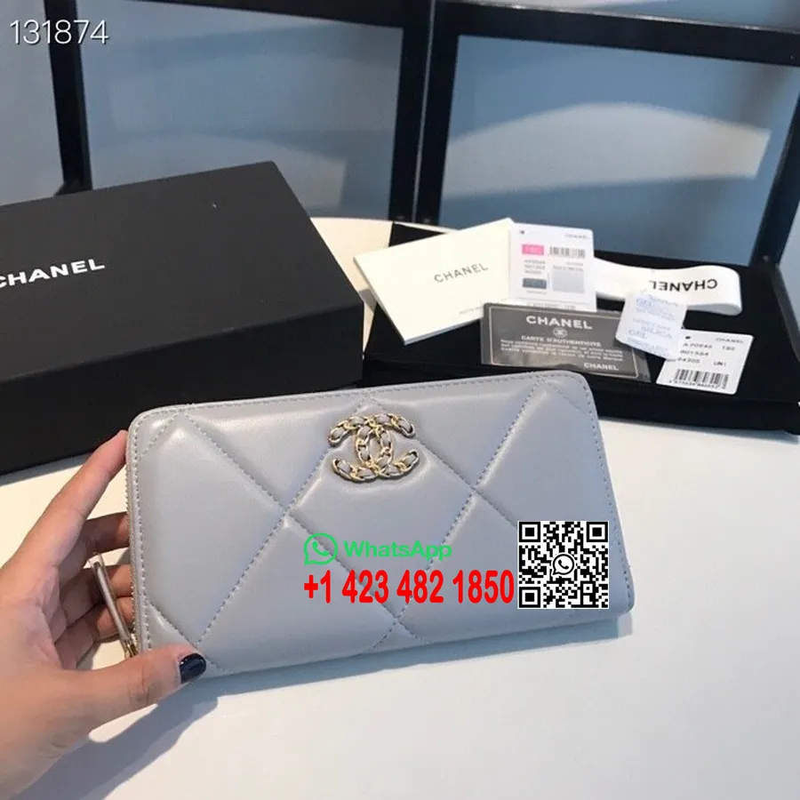 Chanel 19 Zippy Wallet Gold Hardware Lammleder Herbst/Winter 2020 Kollektion, Grau