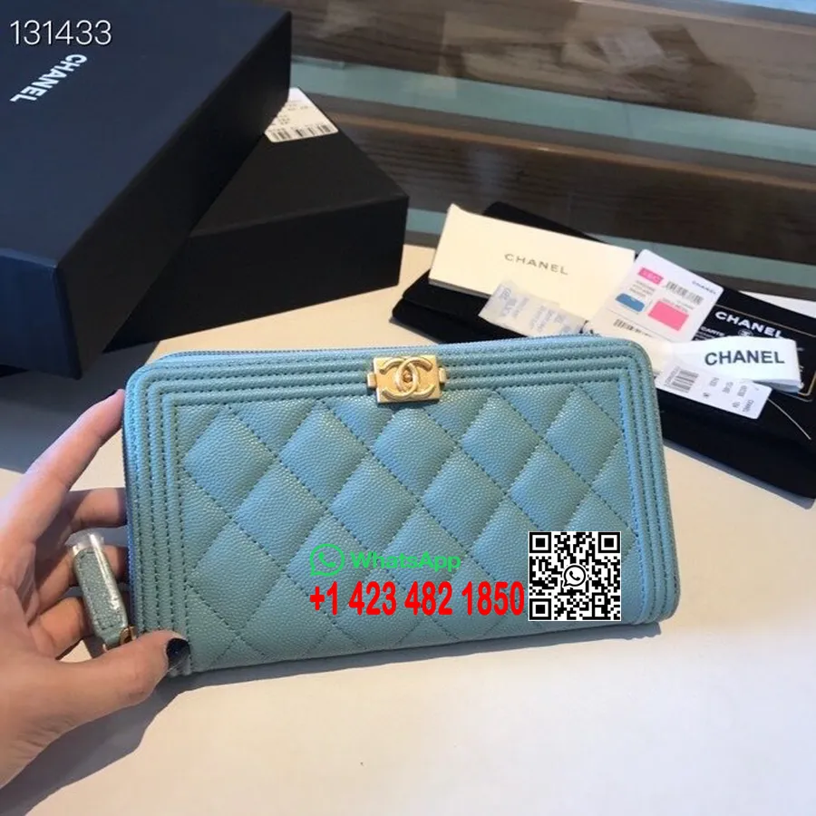 Portefeuille Zippy Chanel Leboy Matériel Doré Cuir Caviar Collection Automne/hiver 2020, Bleu Ciel