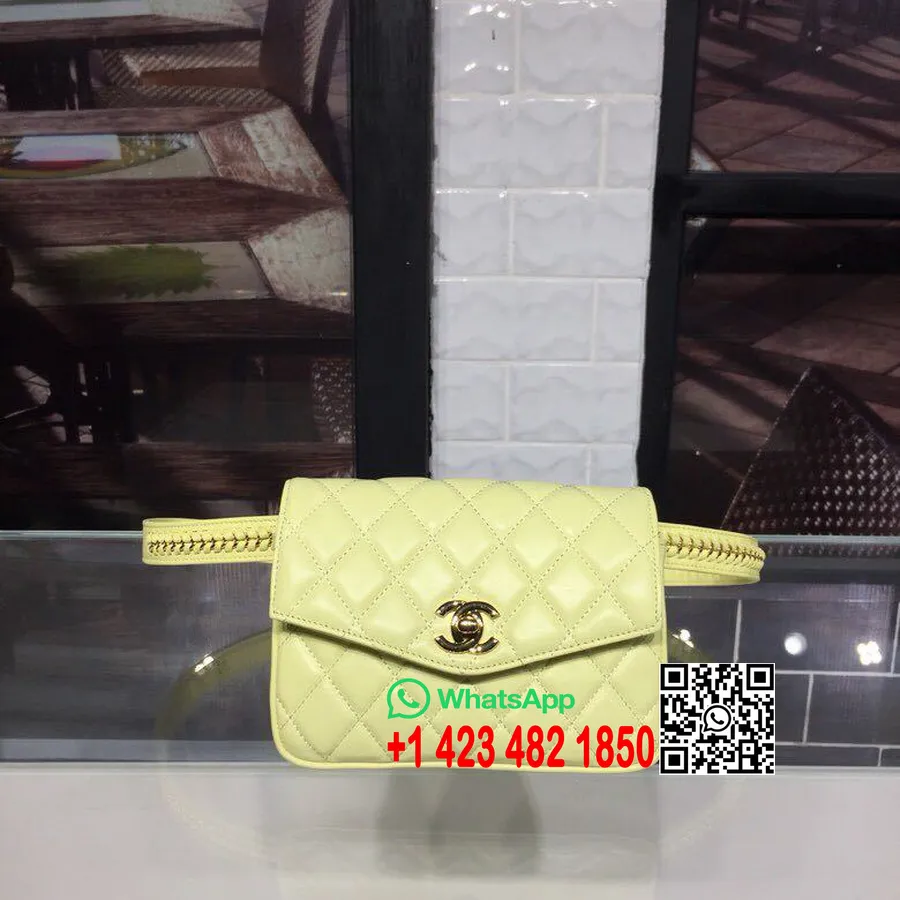 Riñonera Acolchada Chanel 18cm Herrajes Dorados Piel De Cordero Colección Primavera/verano Acto 1 2018 Amarillo