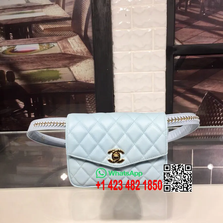 Chanel Pochete Acolchoada Bolsa 18 Cm Couro De Pele De Cordeiro Com Ferragens Douradas Primavera/verão Ato 1 Coleção 2018 Azul C