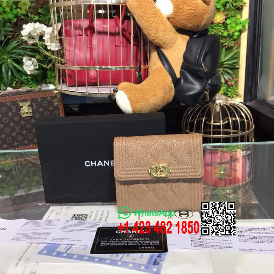 Portafoglio Chanel Tri-fold Le Boy Hardware Dorato In Pelle Di Caviale Collezione Primavera/estate Atto 1 2018 Beige