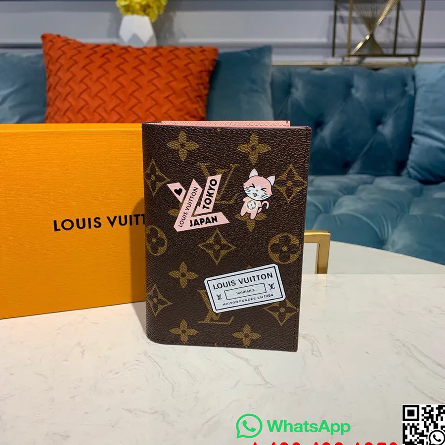 Louis Vuitton Twist Trunks Okładka Na Paszport 14 Cm Płótno Z Monogramem, Kolekcja Jesień/zima 2019 M63486, Brązowy