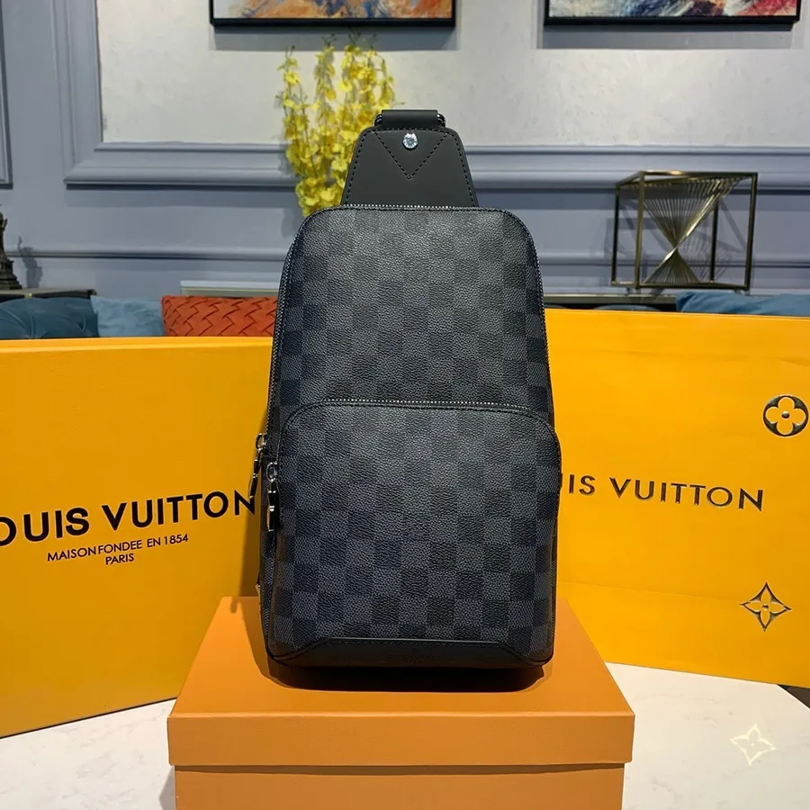 Louis Vuitton Avenue Slyngeveske 32 Cm Damier Grafitt Lerret Vår/sommer 2020 Kolleksjon M41719, Brun