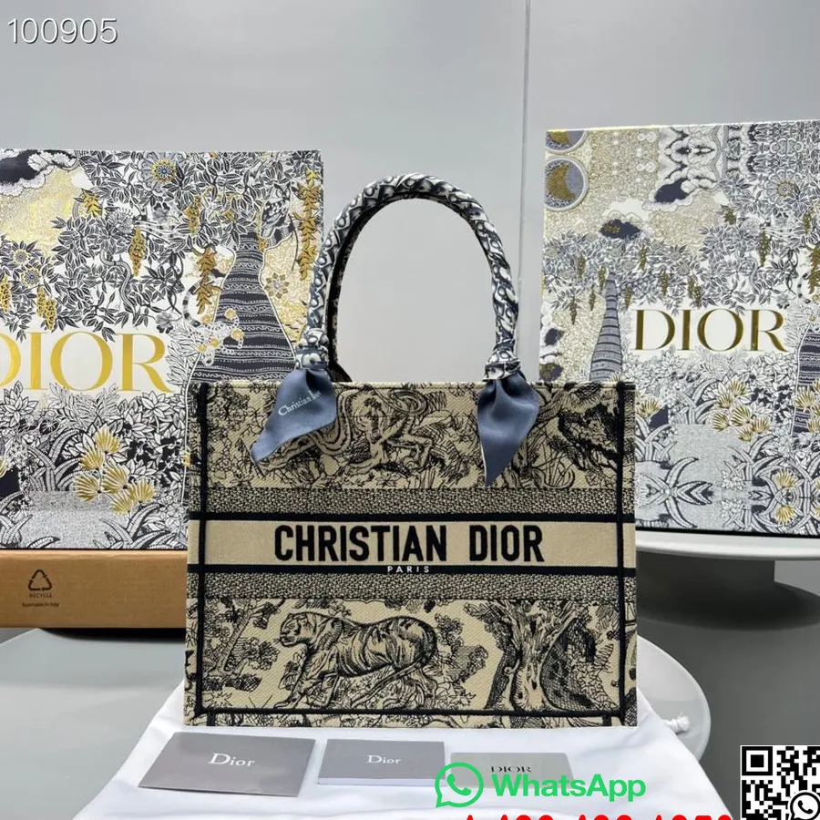 Christian Dior Book Tote Bag 36cm M1296 Toile De Jouy бродерия канава колекция пролет/лято 2023, бежово