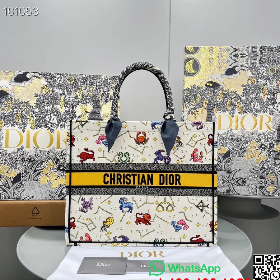 Taška Na Knihy Christian Dior 42cm M1286 Pixelov Zverokruhová Výšivka Na Plátno Kolekcia Jeseň/zima 2022, Latte