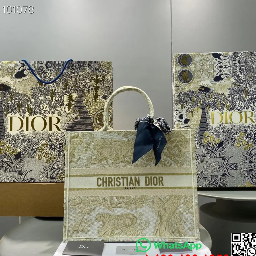 τσάντα Tote Book Christian Dior 42cm M1286 κινέζικο πρωτοχρονιάτικο Toile De Jouy κεντημένο καμβά συλλογή φθινόπωρο/χειμώνας 202