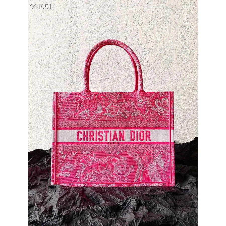 Christian Dior Bog Mulepose 36cm 1296 Toile De Jouy Omvendt Gennemsigtigt Broderi Lærred Efterår/vinter 2022 Kollektion, Fluores