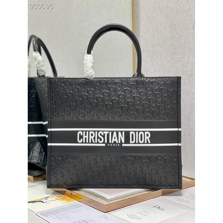 Taška Na Knihy Christian Dior 42 Cm 1286 šikmá Teľacia Koža Vyšívané Plátno Kolekcia Jeseň/zima 2022, čierna/biela