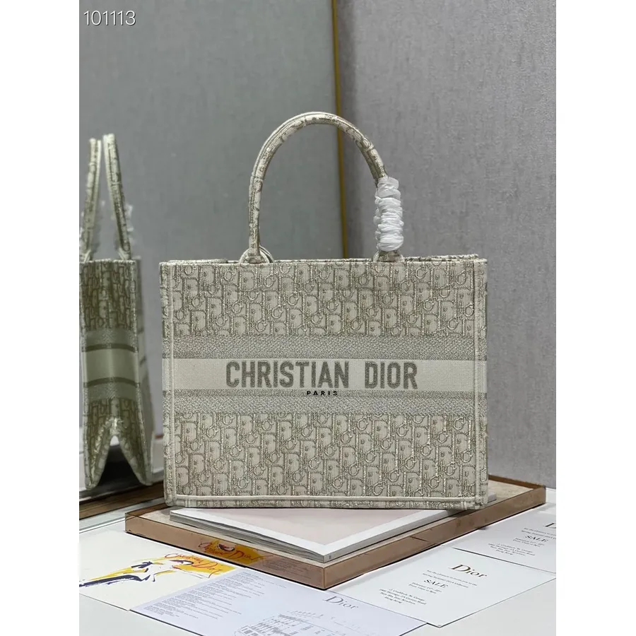 Christian Dior Book Tote Bag 36 Cm 1296 Koso Izvezeno Platno Kolekcija Jesen/zima 2022., Bež