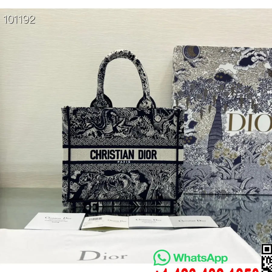 Christian Dior Book Tote Torba 25cm 1265 Kineska Nova Godina Toile De Jouy Vezeno Platno Kolekcija Jesen/zima 2022., Crna