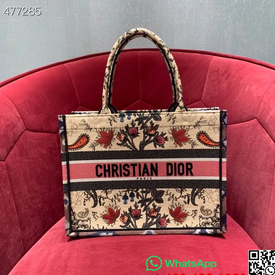 Сумка-тоут Christian Dior Flowers Book 38см из канвы с вышивкой, коллекция весна/лето 2021, бежевый/красный мульти