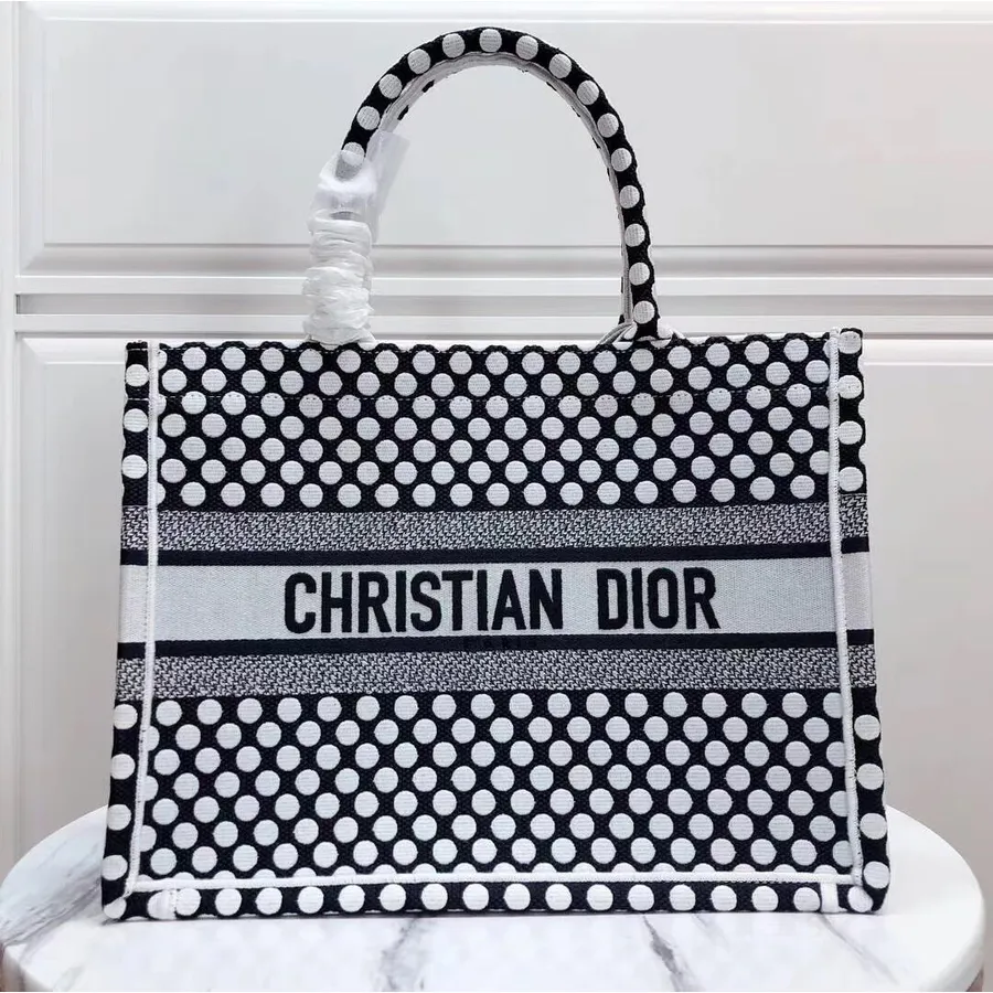 Christian Dior Book Tote Bag 35cm Toile Brodée à Pois Collection Automne/hiver 2020, Noir/blanc