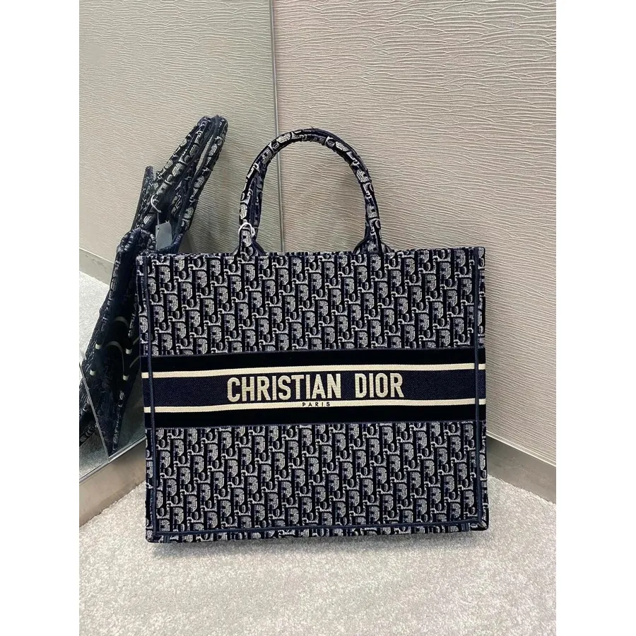 Christian Dior Kitap çantası 42cm Eğik Kadife İşlemeli Kanvas Sonbahar/kış 2020 Koleksiyonu, Mavi