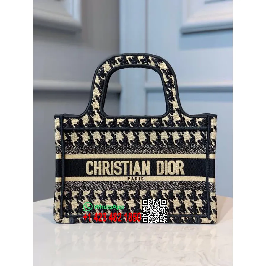 Christian Dior Mini Book Tote Bag 22cm Toile Brodée à Chevrons Collection Printemps/été 2020, Bleu