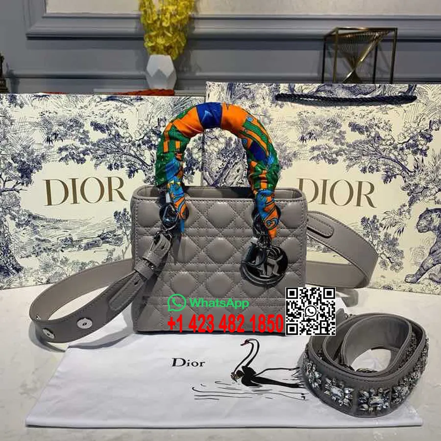 Christian Dior Torebka Lady Dior 20 Cm Srebrne Dodatki Z Ozdobnym Paskiem Skóra Jagnięca Kolekcja Wiosna/lato 2020, Grey