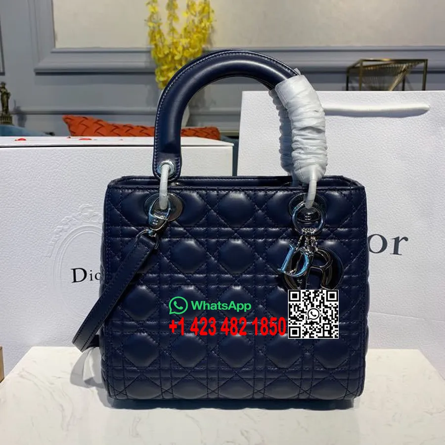 Сумка Christian Dior Lady Dior, 24 см, серебристая фурнитура из кожи ягненка, коллекция весна/лето 2020, темно-синий