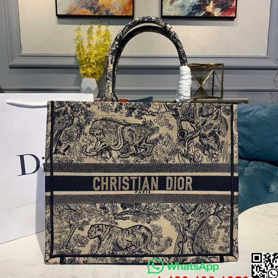 Christian Dior Toile De Jouy Torbica S Kineskom Lunarnom Novogodišnjom Knjigom 42 Cm Izvezeno Platno Kolekcija Jesen/zima 2019.,