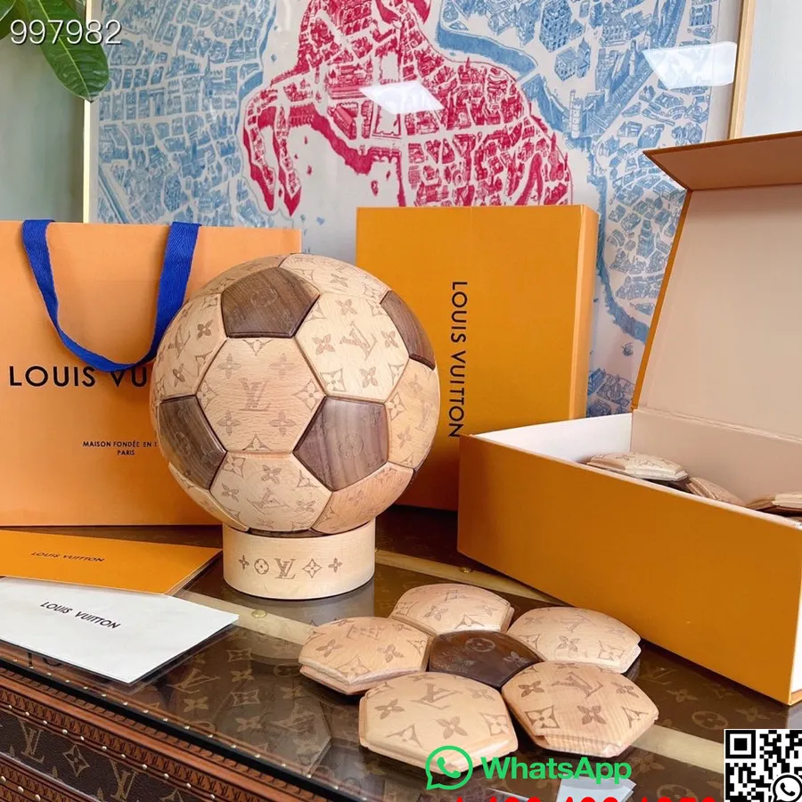 Pallone Da Calcio Louis Vuitton In Legno 22cm Collezione Autunno/inverno 2022 Gi0661, Naturale