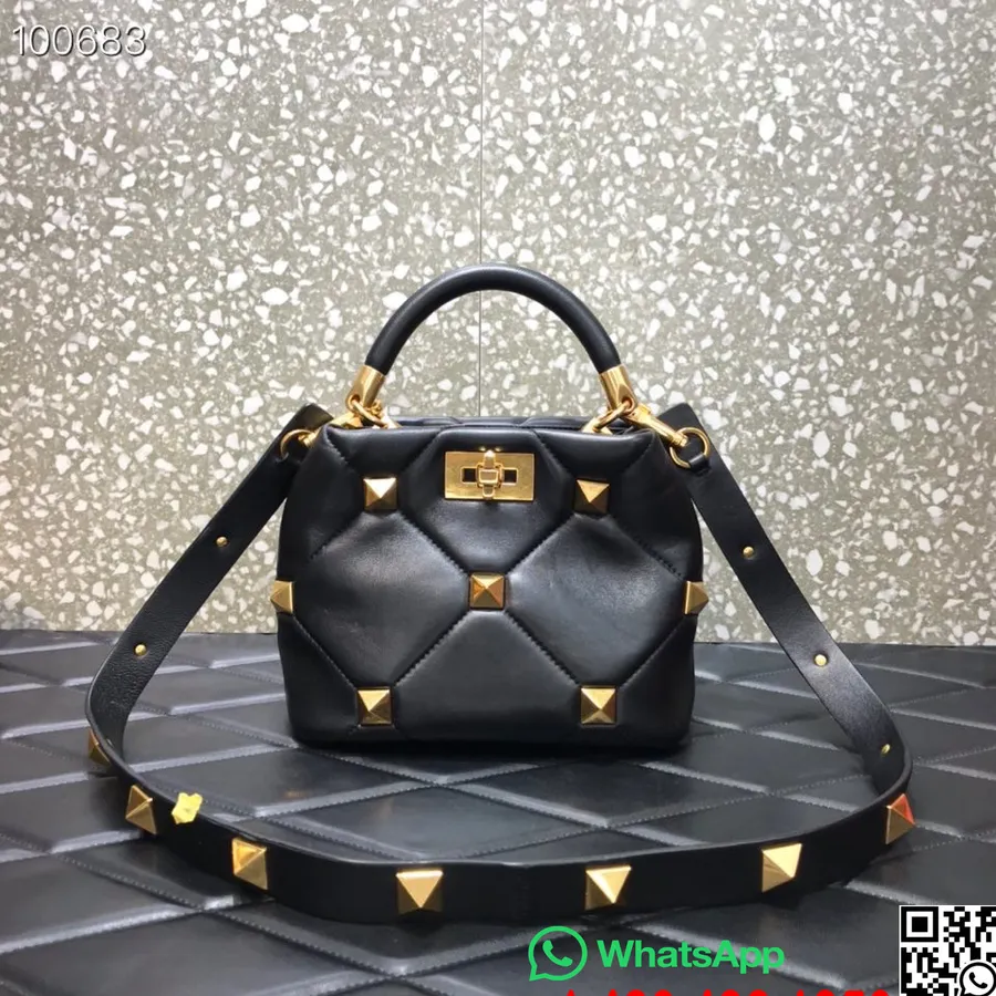 Valentino Garavani Roman Stud The Handle Torba 25cm 1197 Janjeća Napa Koža Kolekcija Jesen/zima 2022., Crna